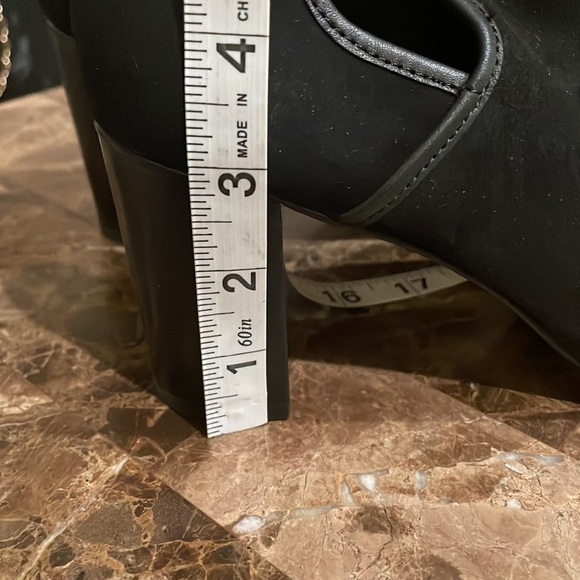 Donald J.Pliner - Picture 10 of 10